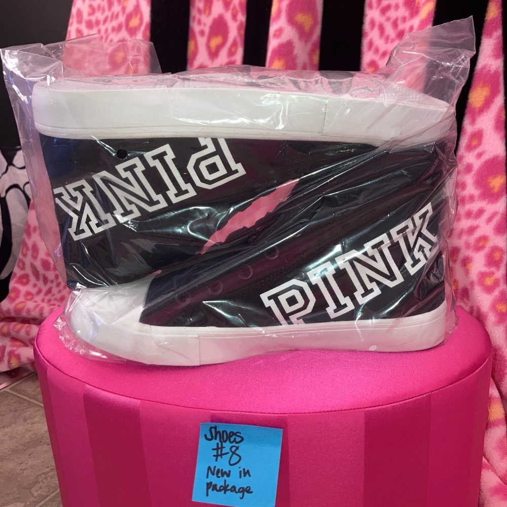 Victoria’s Secret PINK New Display Shoes Store Prop